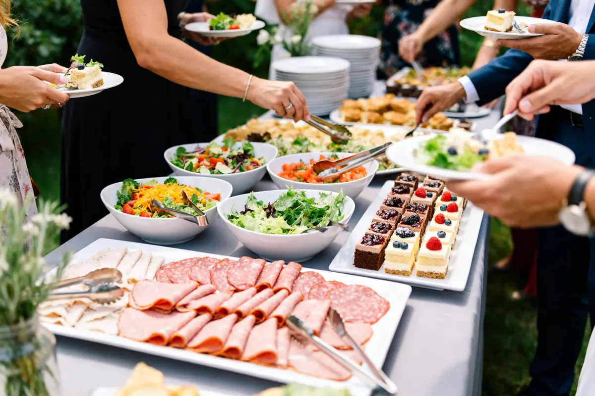 Buffet froid exemple : 20 idées et recettes faciles pour réussir !