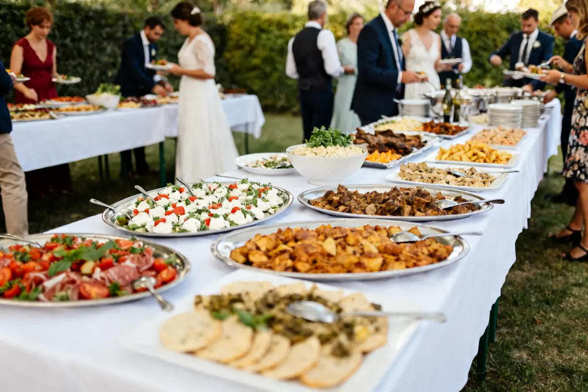 Idée buffet mariage : 50 inspirations chic et froides à réussir